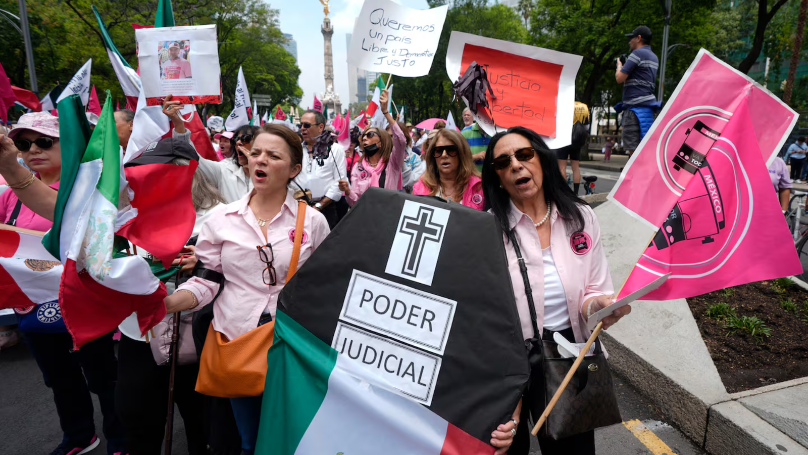 Judicial independence in Mexico