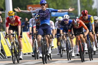 Stewart wins Dauphine stage five