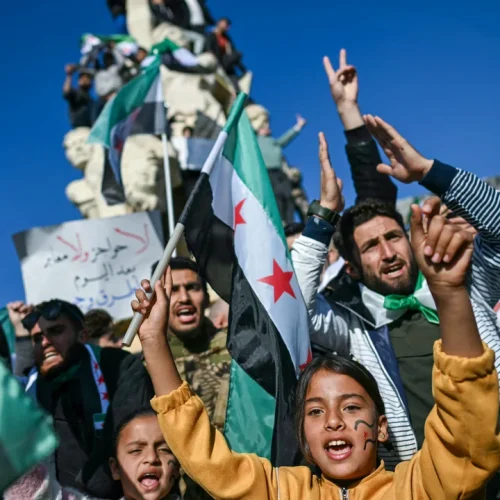 UK Resumes Asylum Claims After 7-Month Pause